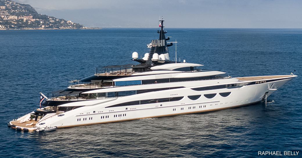 Charter yacht AHPO at sea