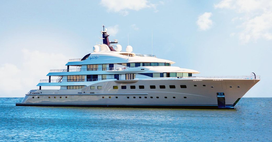 superyacht Here Comes the Sun on a charter vacation