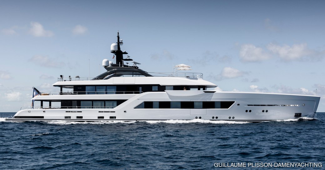 Charter yacht ENTOURAGE at sea