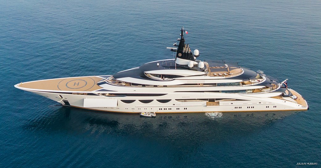 Charter yacht AHPO at sea