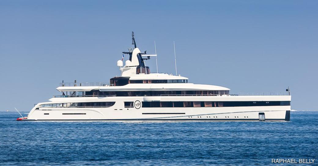 Charter yacht LADY S at sea
