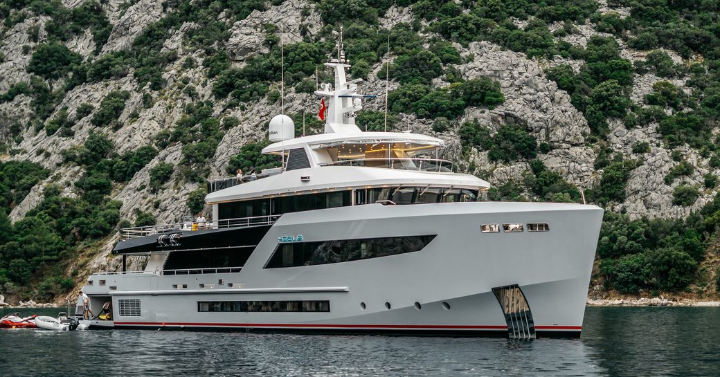 Charter yacht HEEUS at anchor