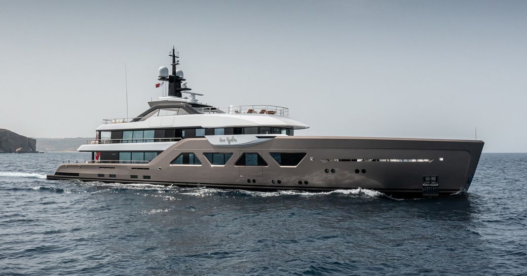 Charter yacht COME TOGETHER