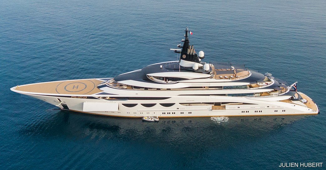 Charter yacht AHPO at sea