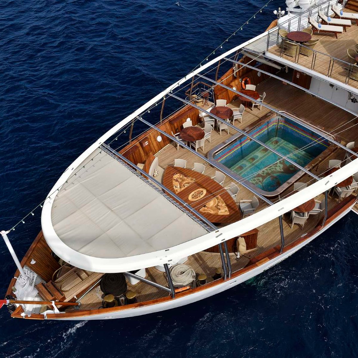 serie tv netflix yacht