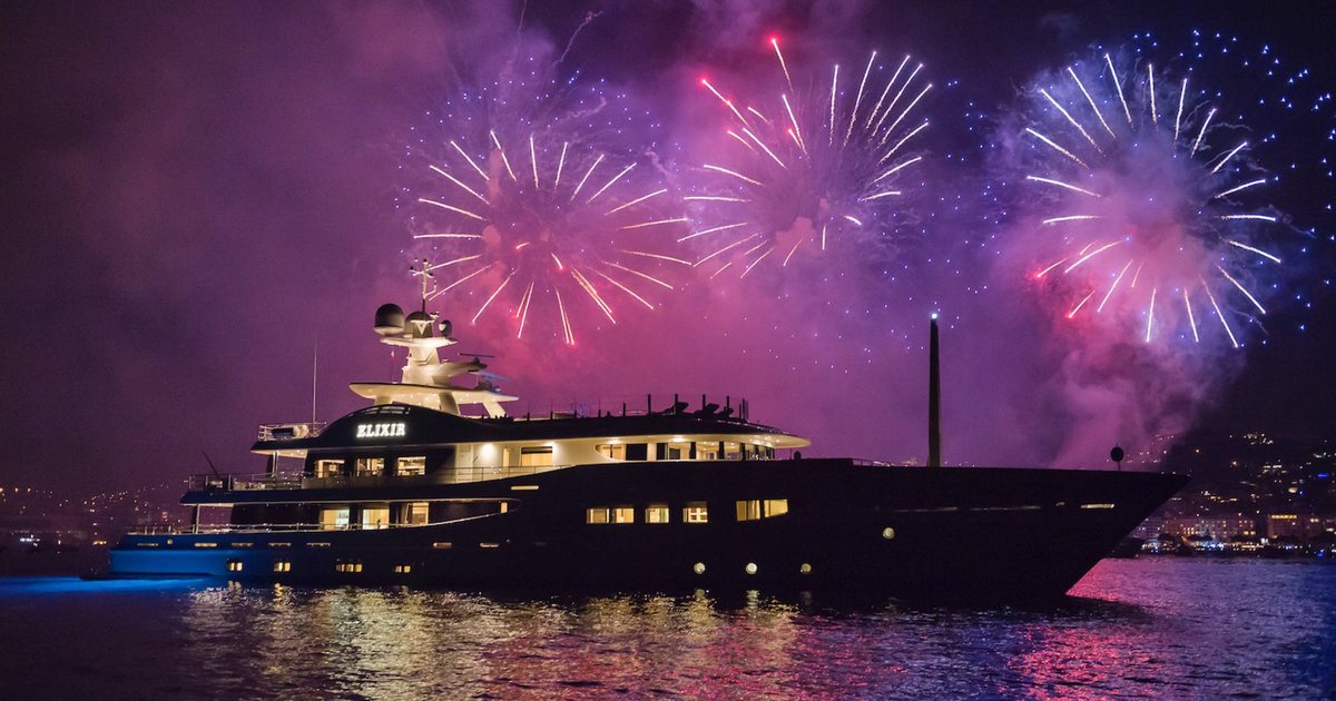 yacht starship new year's eve