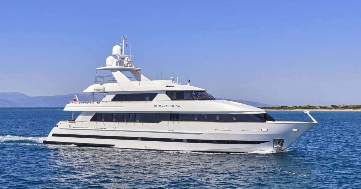 Book a BLUE SYMPHONIE Yacht Charter in Greece