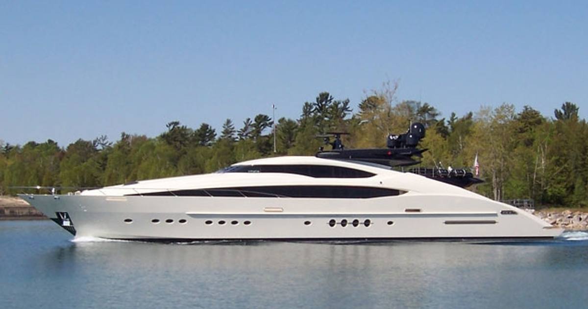 advantage super yacht