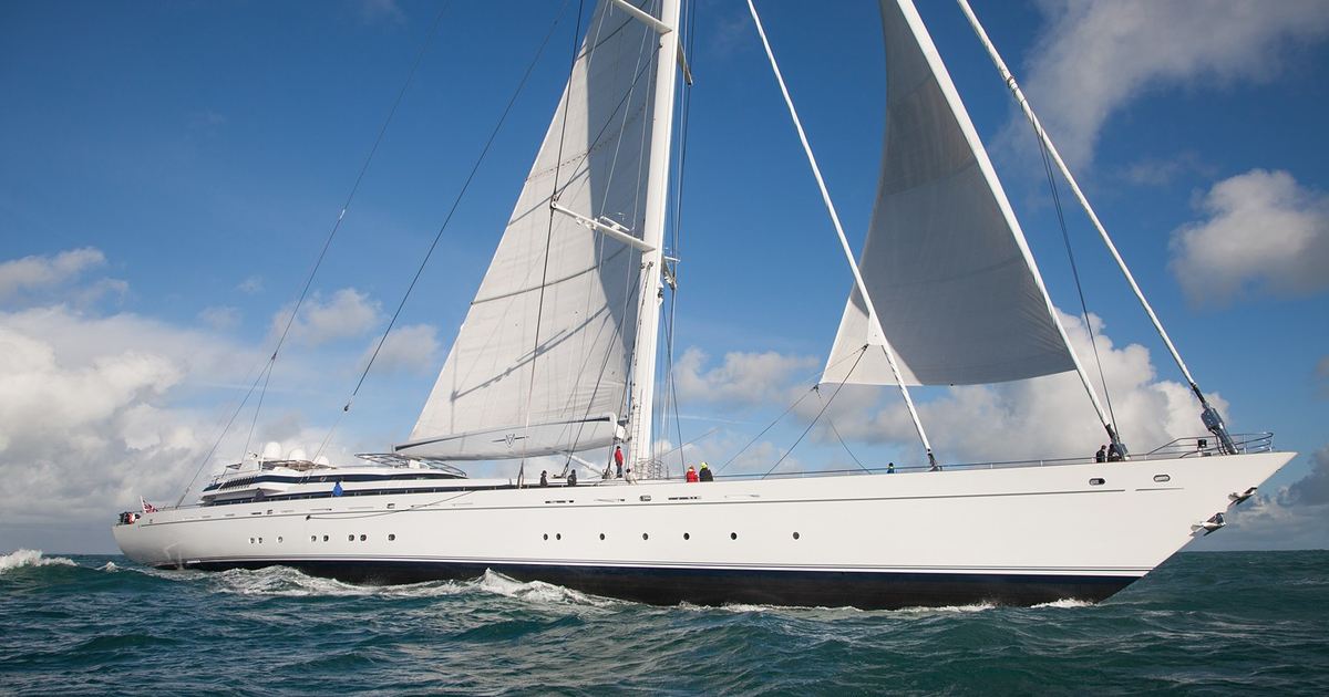 m5 yacht charter