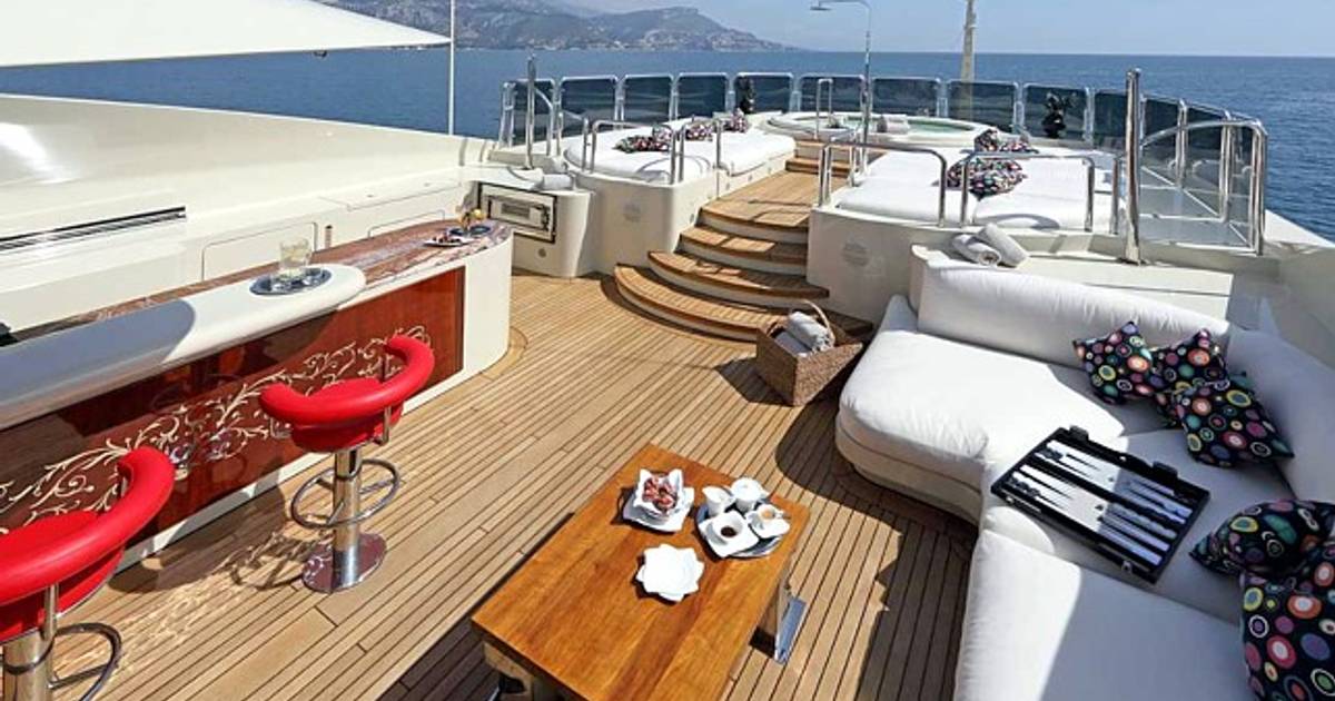 Benetti Superyacht ULYSSES Drops Rate for Monaco Grand Prix