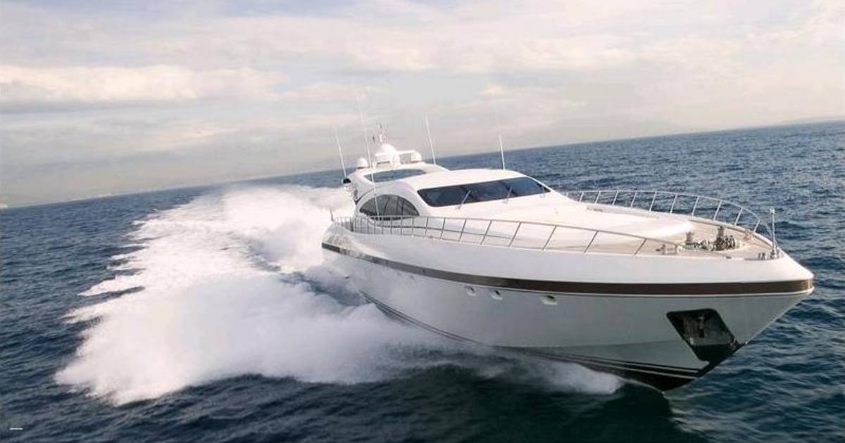 Charter Yacht LES Now Available in Naples | YachtCharterFleet