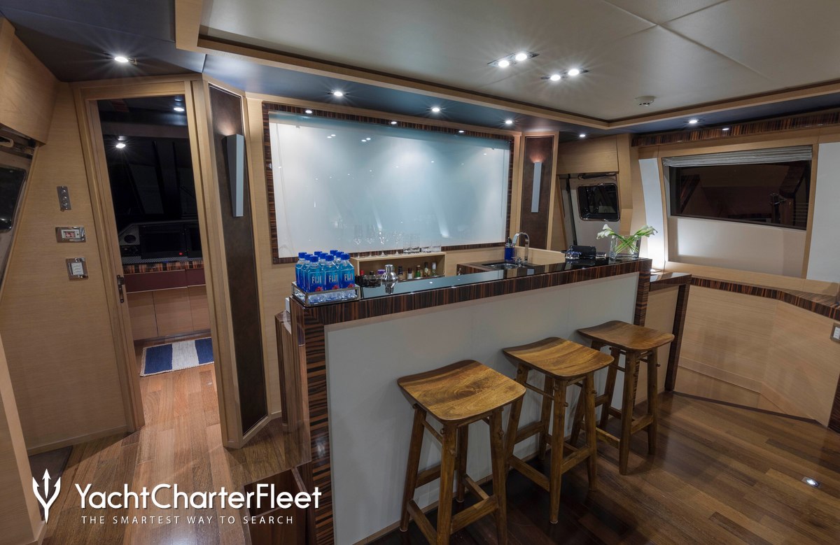 VANTAGE Yacht Charter Brochure - Download PDF