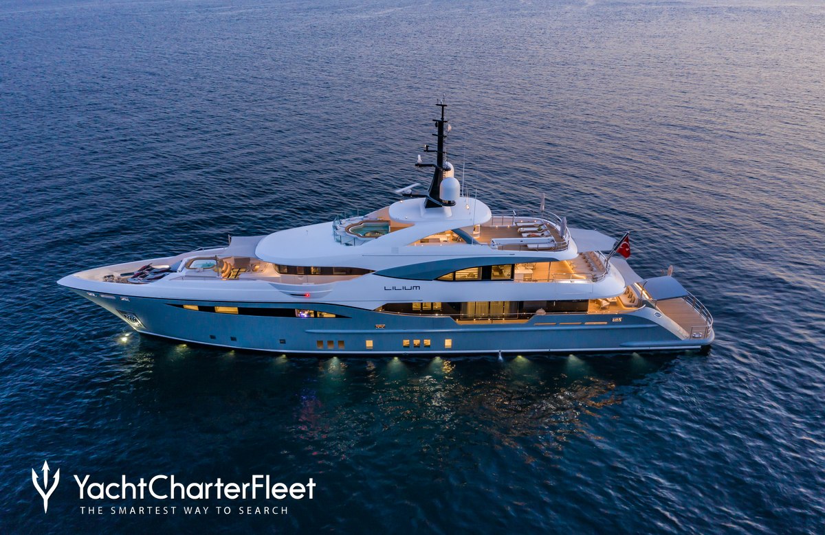 snow 5 yacht charter