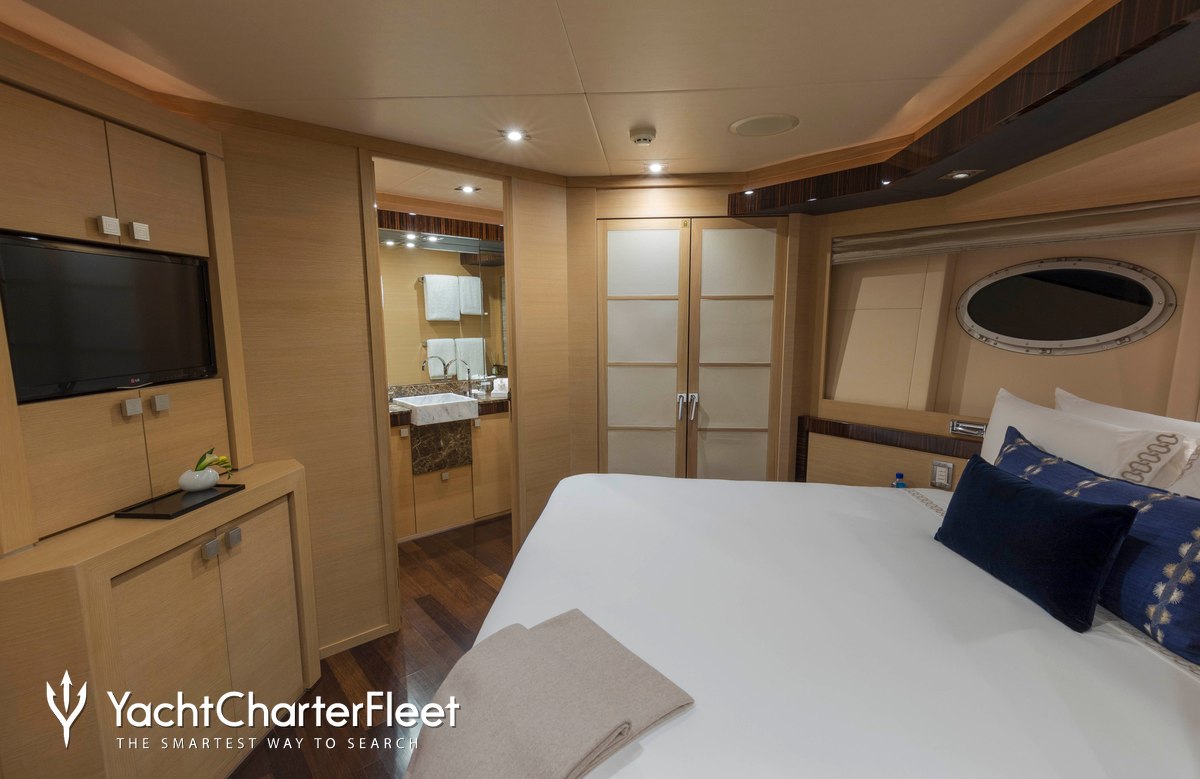 VANTAGE Yacht Charter Brochure - Download PDF