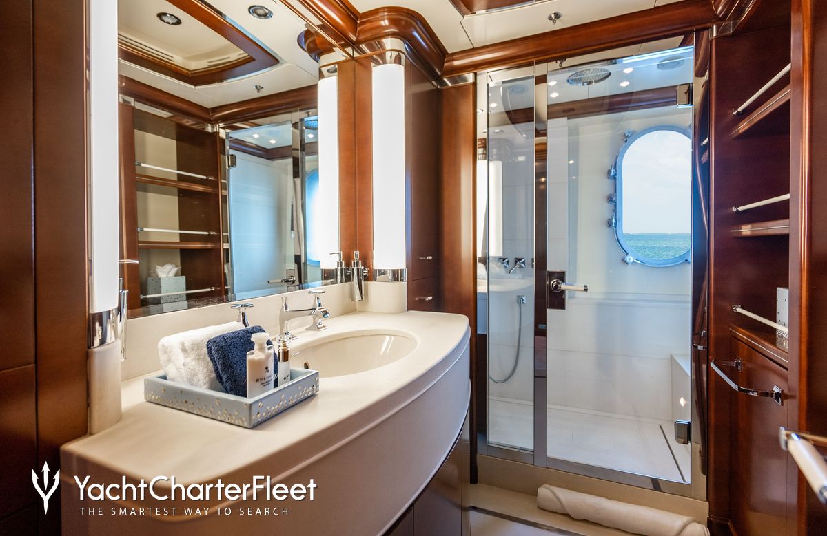 LADY B Yacht Charter Price - Benetti Yachts Luxury Yacht Charter