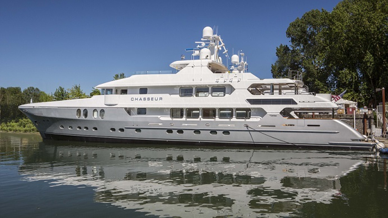 Christensen Motor Yacht CHASSEUR to Debut at Fort Lauderdale Boat