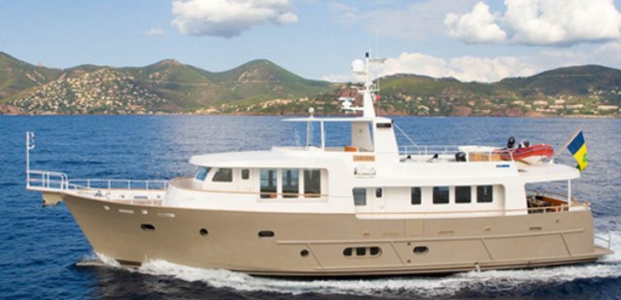 Akissi Charter Yacht