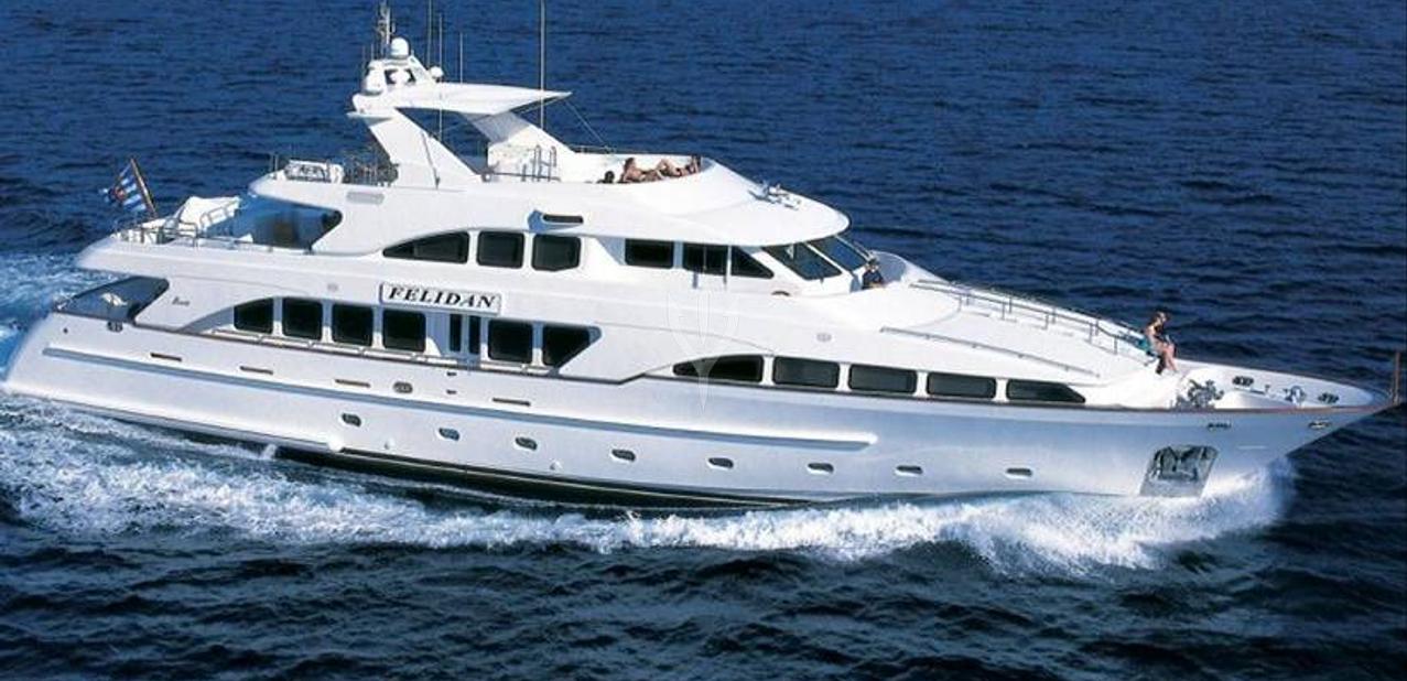 Gallus Charter Yacht