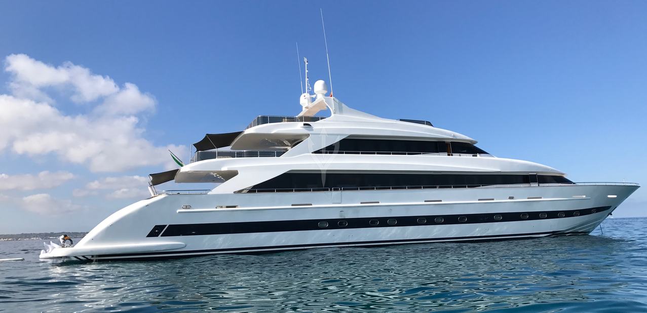 Villa sul Mare Charter Yacht