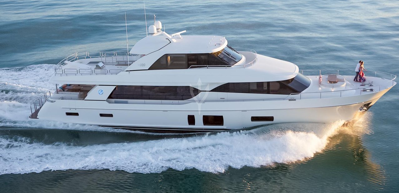 Live Mas Charter Yacht