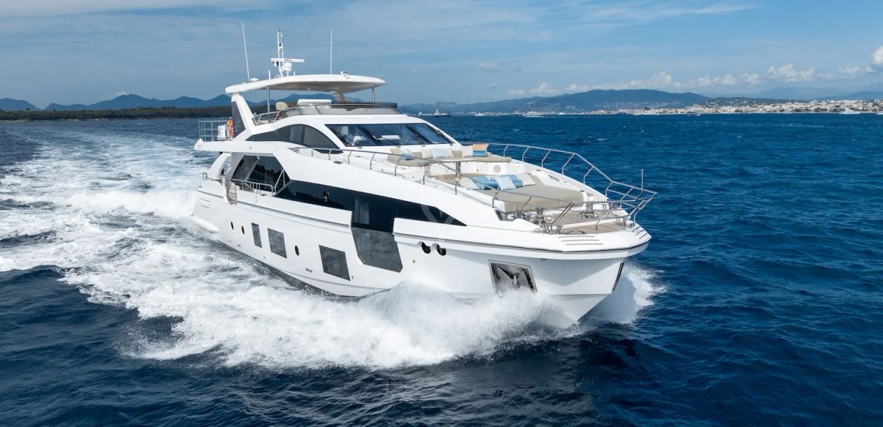 Zozo Charter Yacht