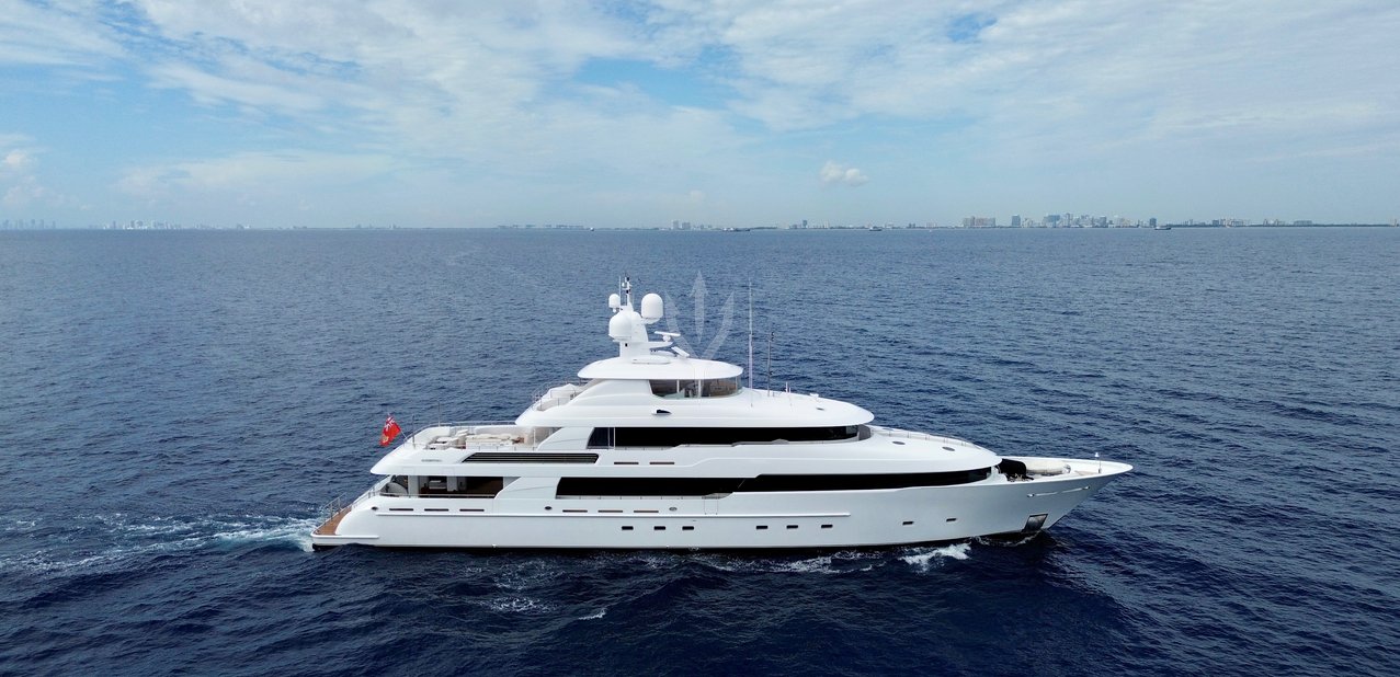 Noverra Charter Yacht