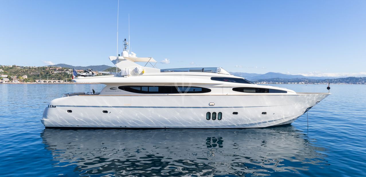 Beija Flore Charter Yacht