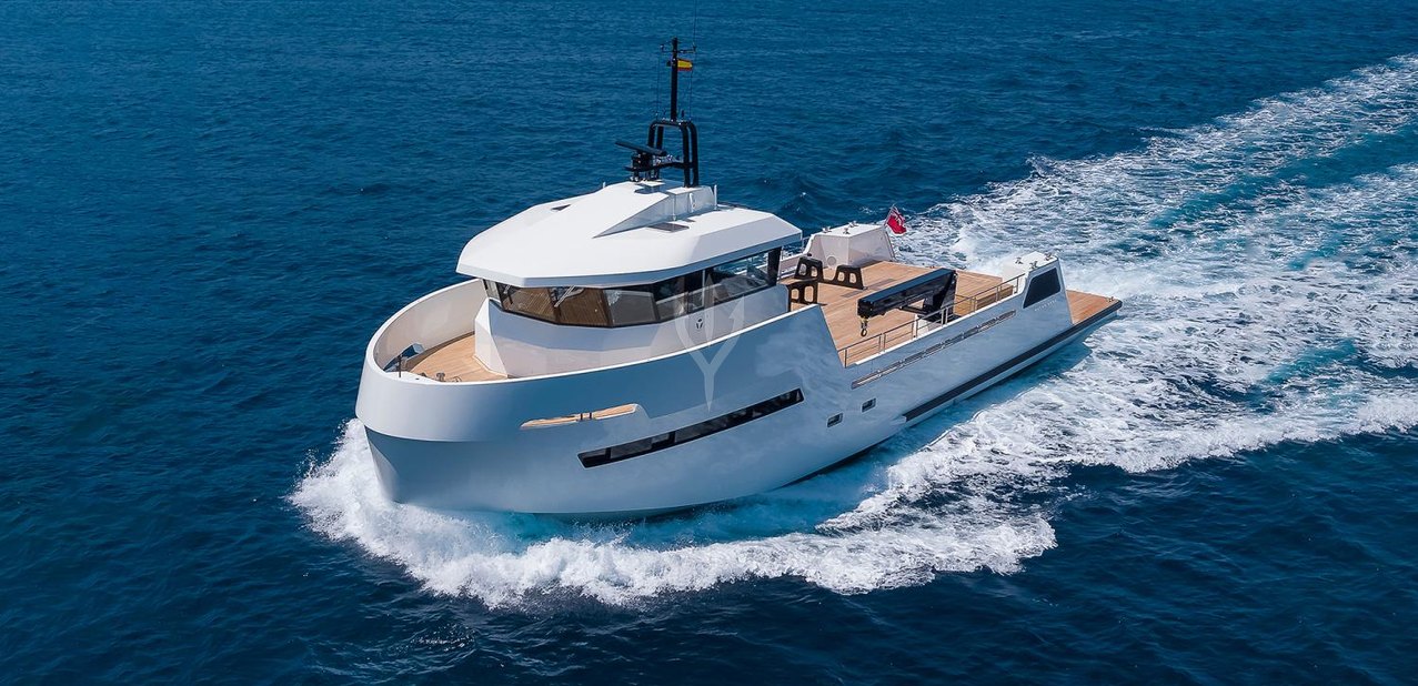 27 YXT / 01 Charter Yacht