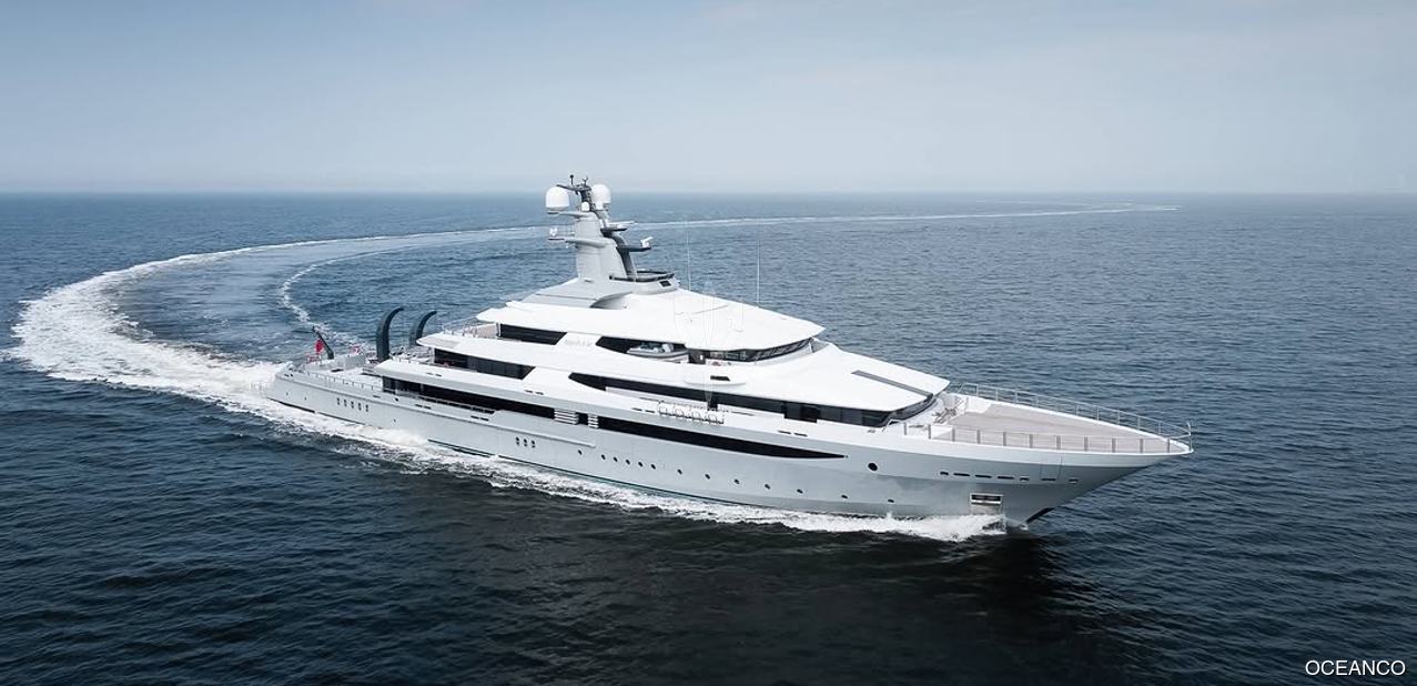 Draak Charter Yacht