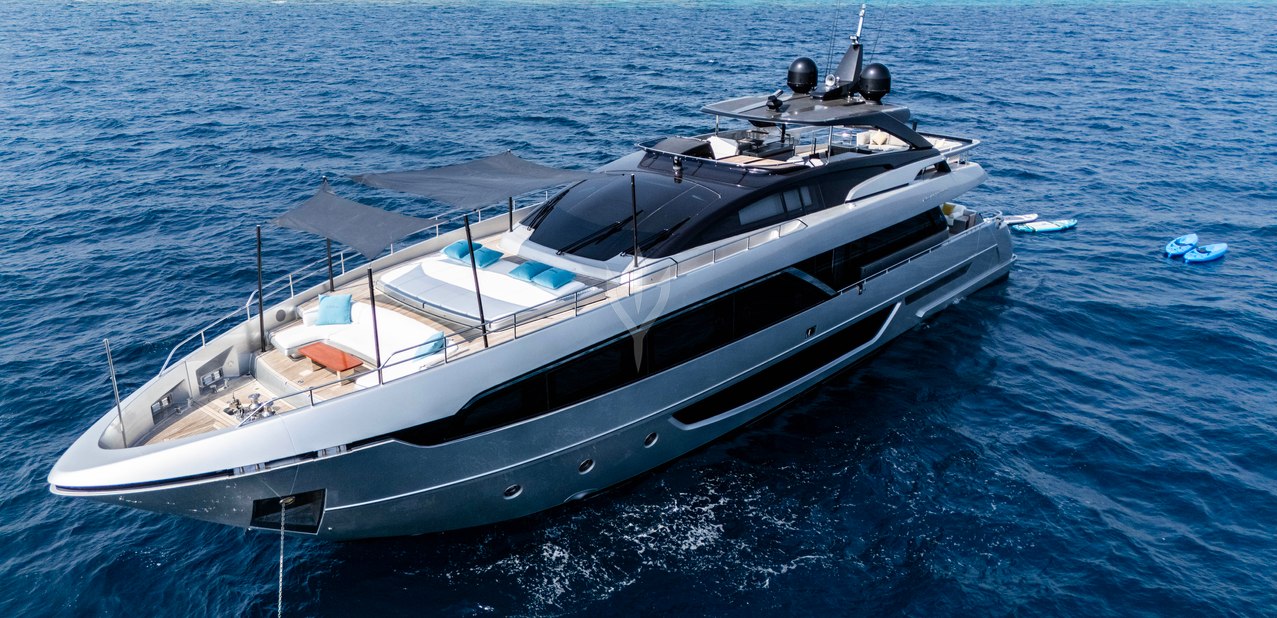 Dark Horse Charter Yacht