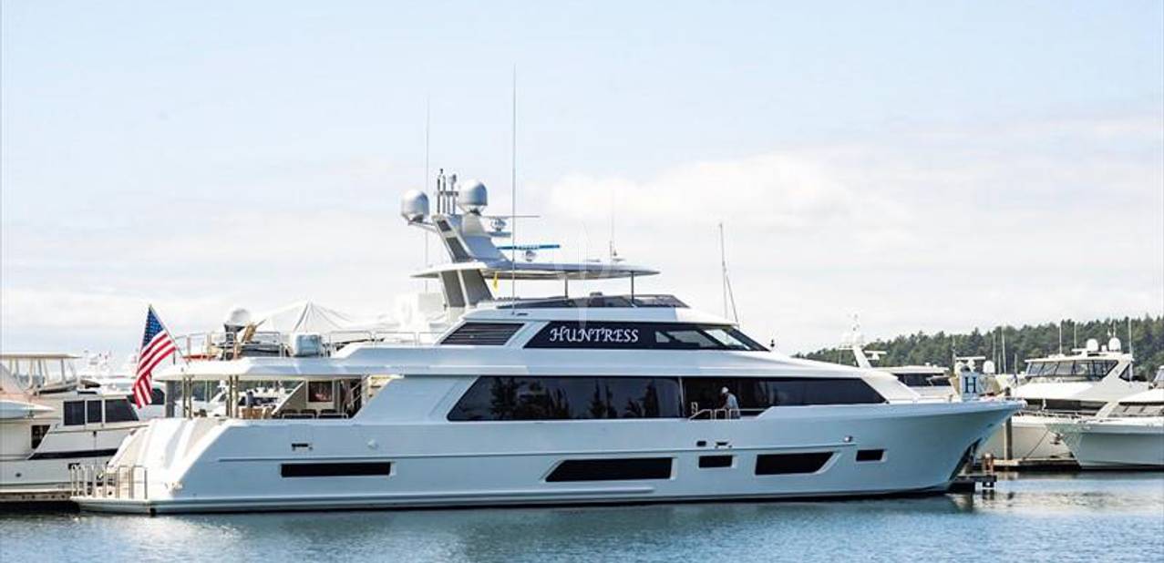Huntress Charter Yacht