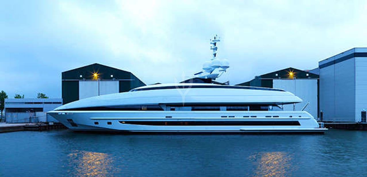 Crazy Me Charter Yacht