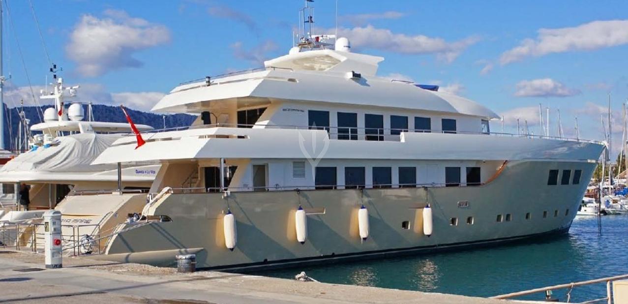 Baiamare Charter Yacht