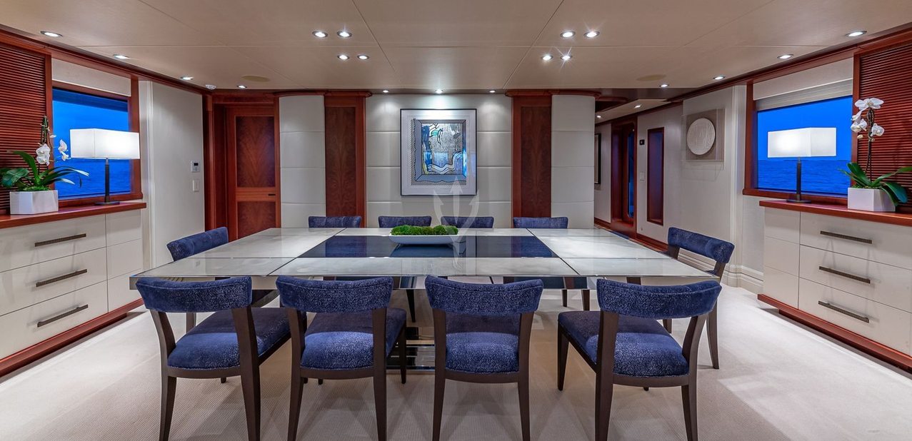 Luxury Charter Yacht Pisces