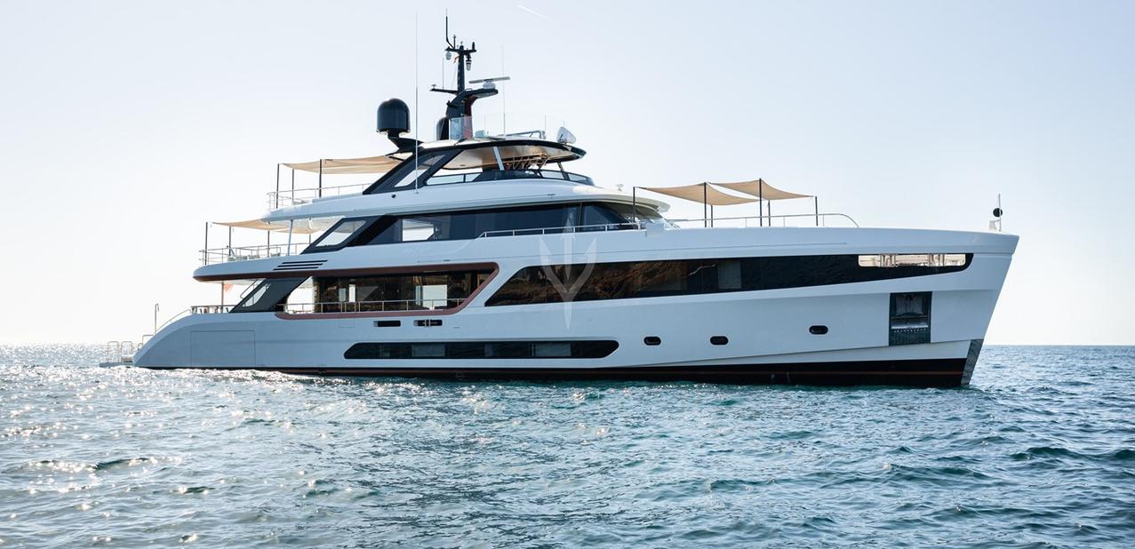 PH2 Charter Yacht