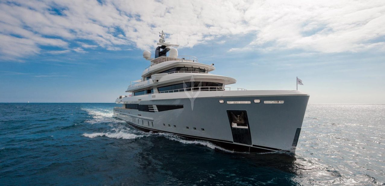 I Nova Charter Yacht