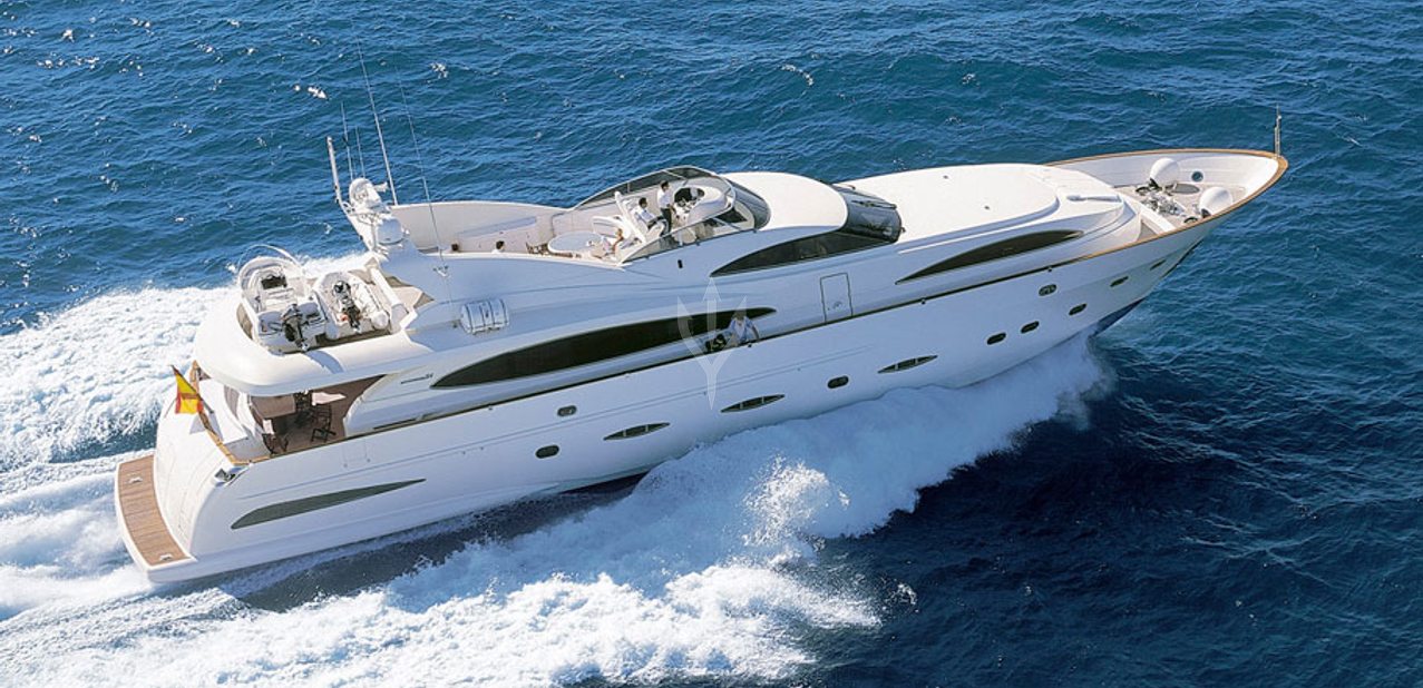 D Plis-Play Charter Yacht