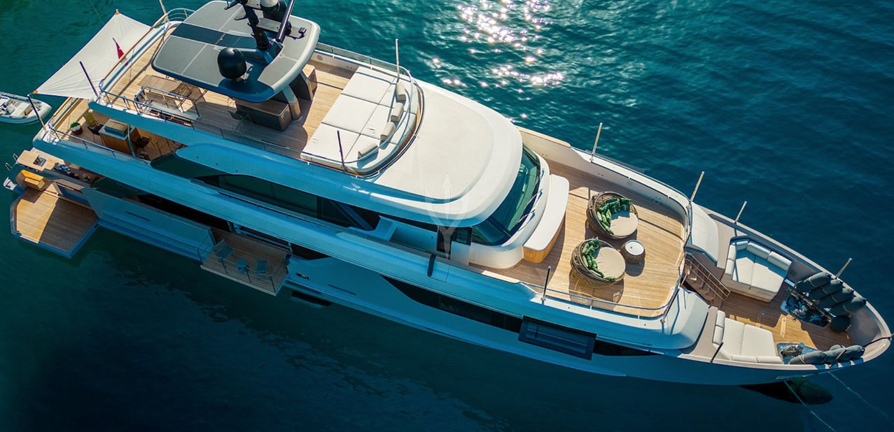 Elone Charter Yacht