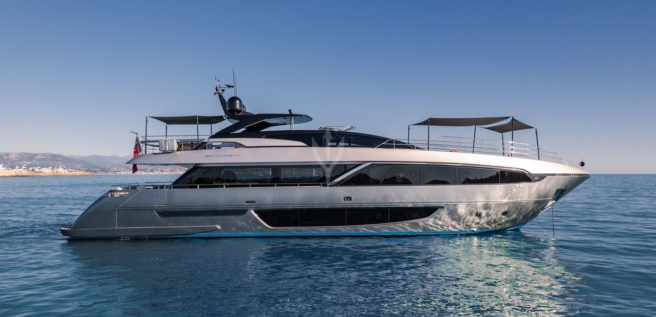 Maximus Charter Yacht