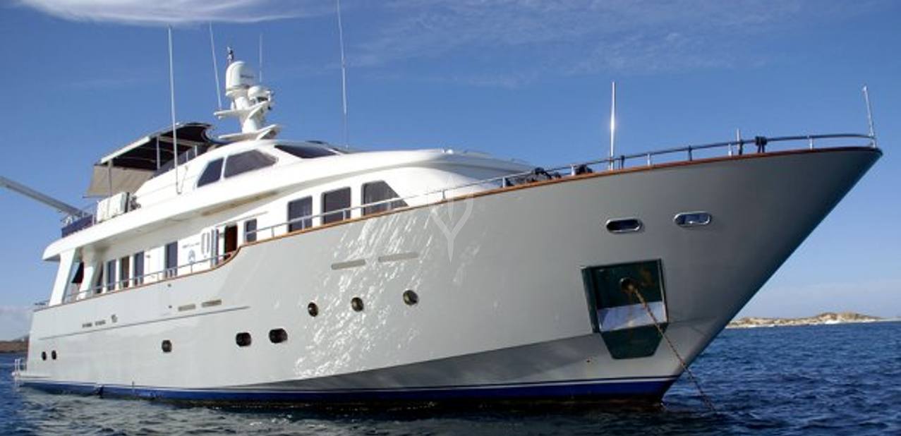 Amanzi Charter Yacht