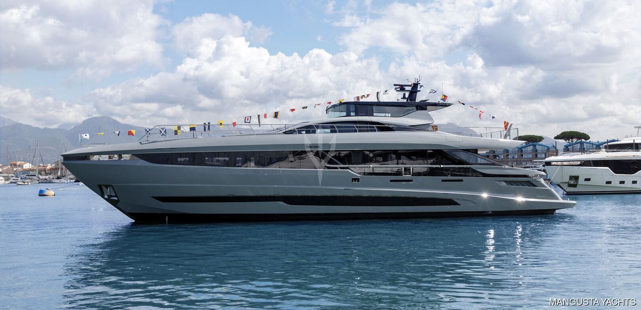 GranSport 33/ 12 Charter Yacht