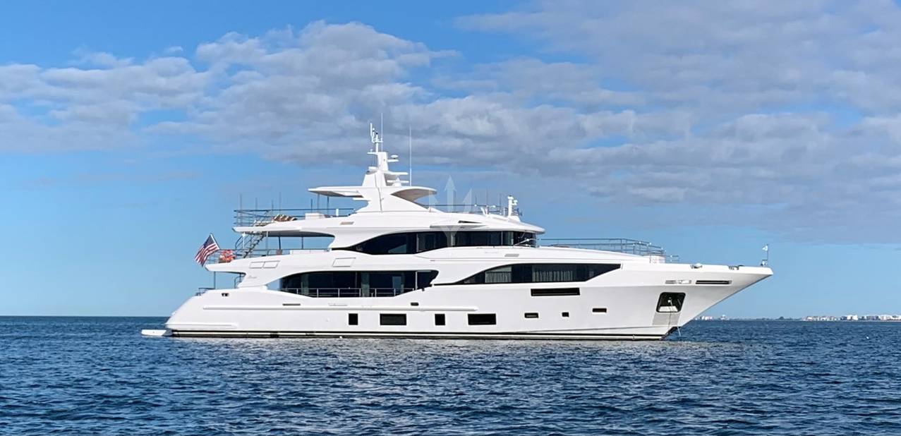 Marda Charter Yacht