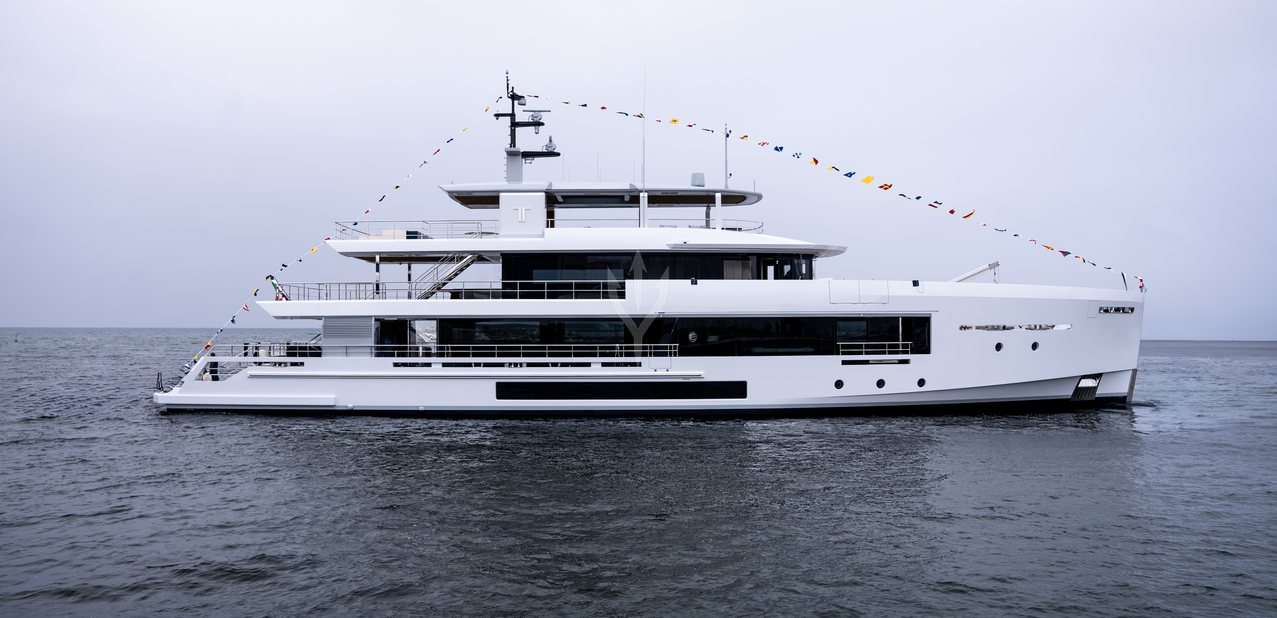 Tremenda Charter Yacht