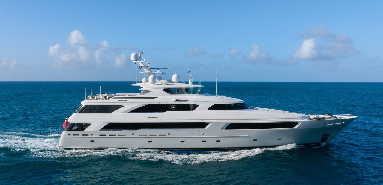 Victoria Del Mar Charter Yacht