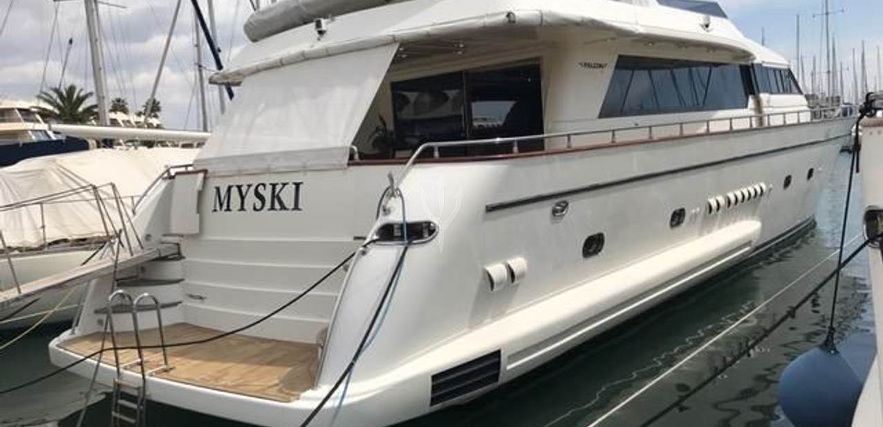 Myski Charter Yacht