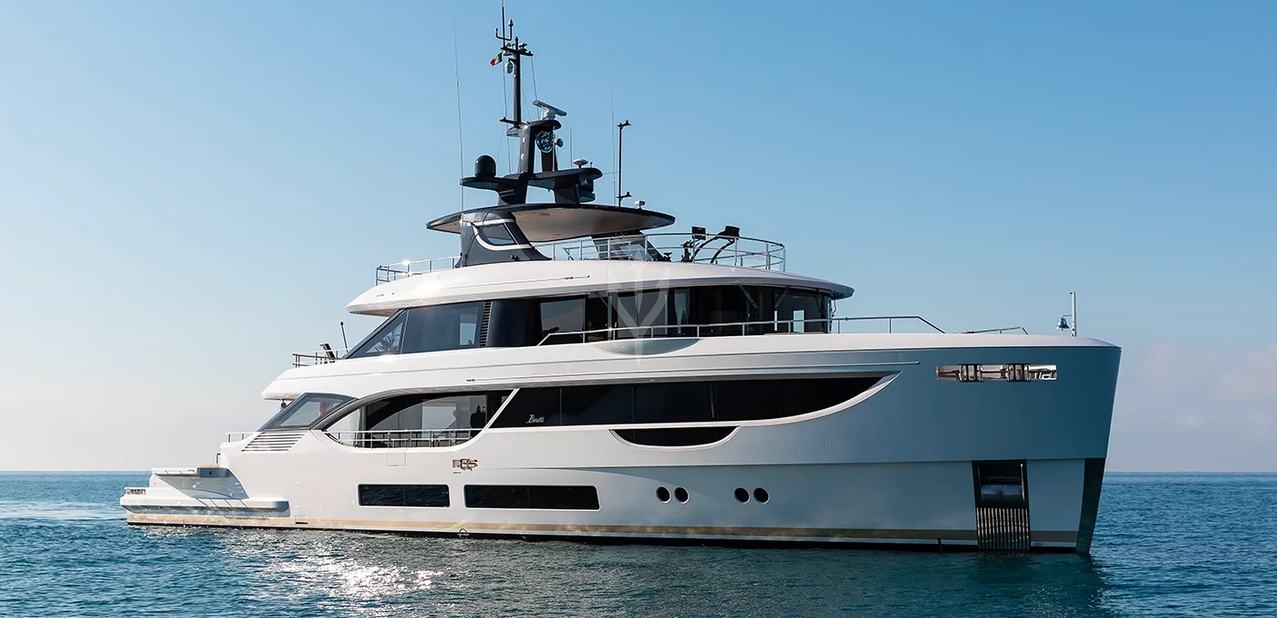 Unknown Charter Yacht