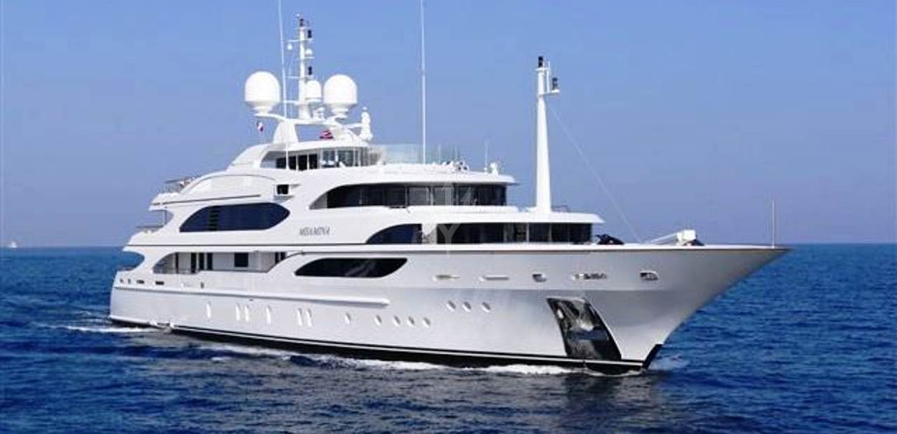 Meamina Charter Yacht