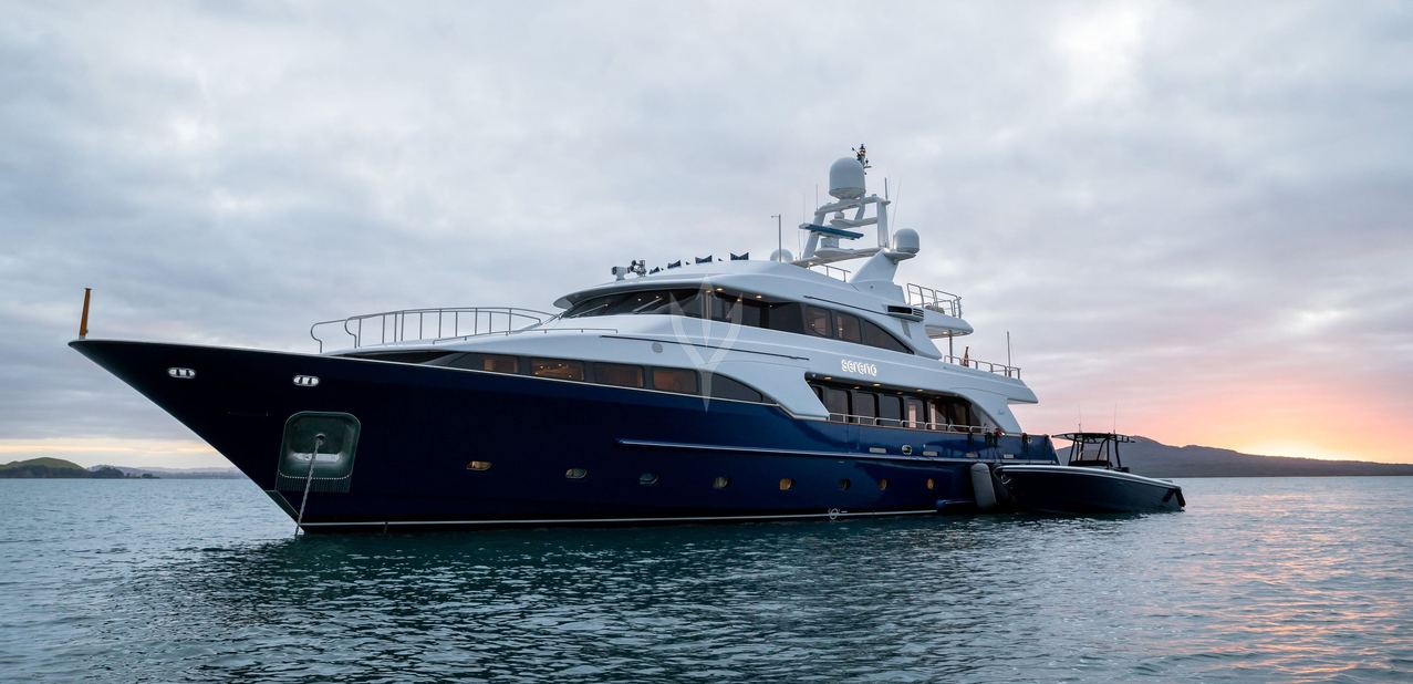 Sereno Charter Yacht