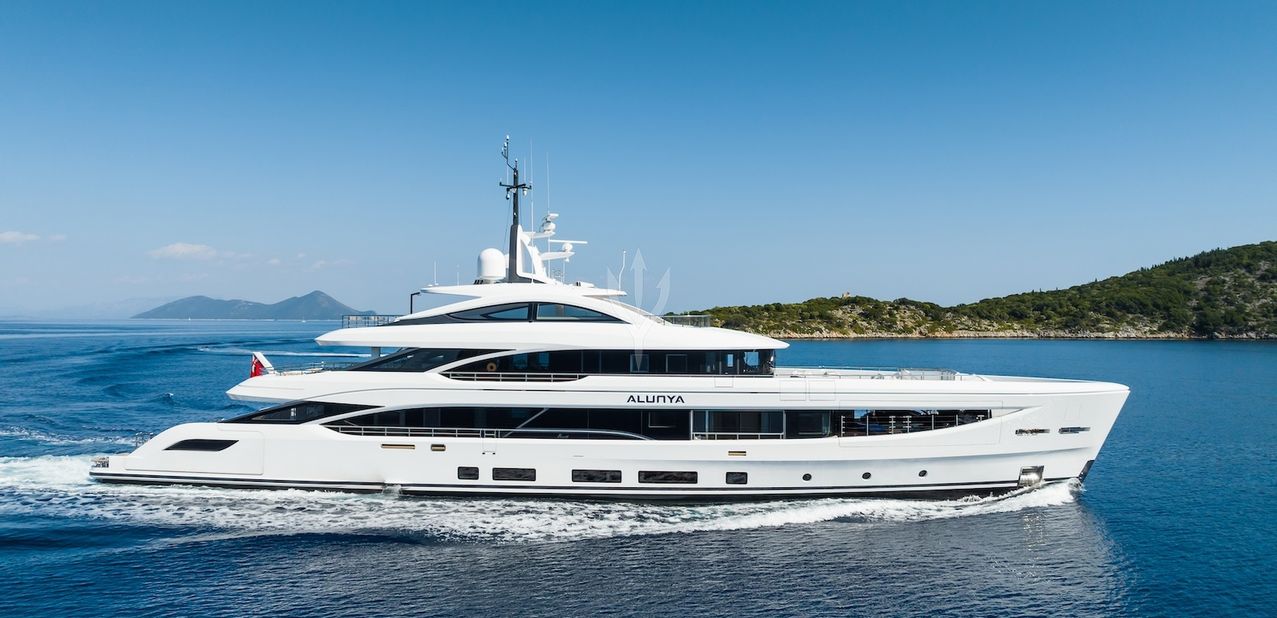 Alunya Charter Yacht