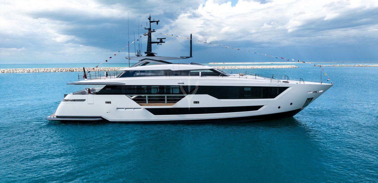 Custom Line 106/23 Charter Yacht